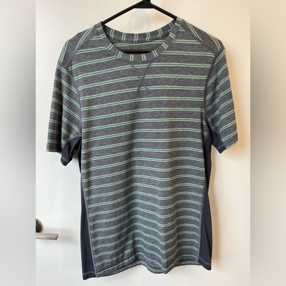 Mens Medium Lululemon Striped T-Shirt